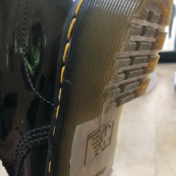 Dr Martens boots Airware black gloss - Picture 4 of 7